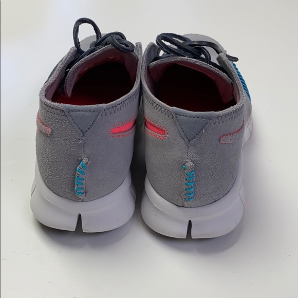 Nike Moccasin Style Sneaker - Picture 5 of 7